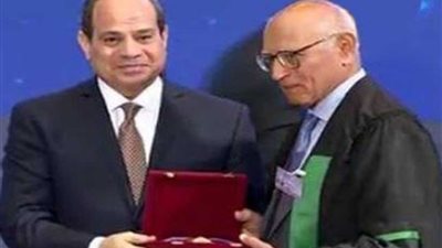 شيخ الأزهر يهنئ جمال أبو السرور لحصوله على وسام العلوم