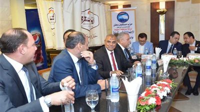 بالصور.. وفد 