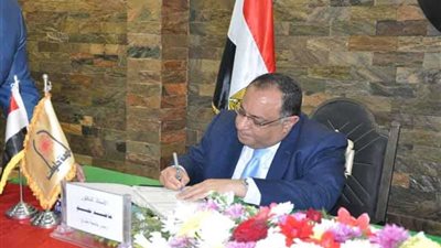 رئيس جامعة حلوان يهنئ السيسي بكأس العالم للناشئين في كرة اليد