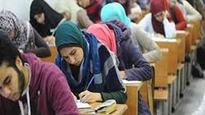 طلاب الثانوية يؤدون امتحانات الدور الثاني في اللغة الثانية والتربية الوطنية