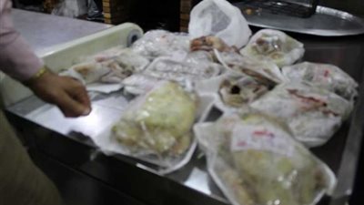 إغلاق مطعم سوري وآخر للمأكولات الشعبية وضبط لحوم ودواجن غير صالحة للاستهلاك