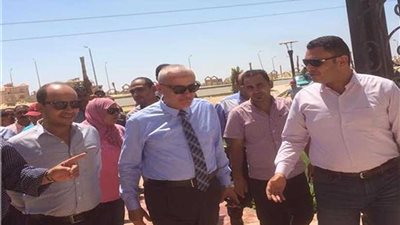 نائب رئيس المجتمعات العمرانية يتفقد تطوير طريق الواحات والدائري بـ6 أكتوبر