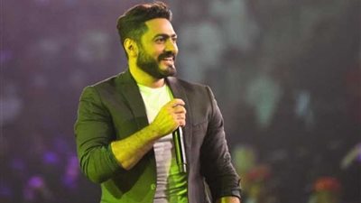 تامر حسني يتألق في 