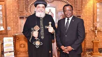 البابا تواضروس يستقبل سفير غينيا الاستوائية