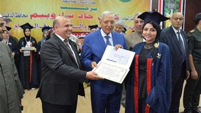 محافظ الدقهلية يكرم 114 من أوائل الشهادات التعليمية