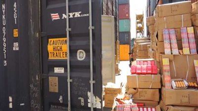 جمارك الإسكندرية تحبط محاولة تهريب 14 طن ألعاب نارية محظورة