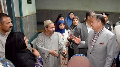 محافظ بني سويف يفاجئ مستشفيي ناصر العام والواسطى المركزي