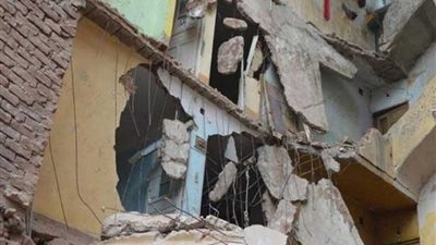 إصابة شخصين إثر انهيار جزء من عقار غرب الإسكندرية