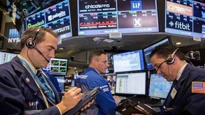 الأسهم الأمريكية تغلق على تباين