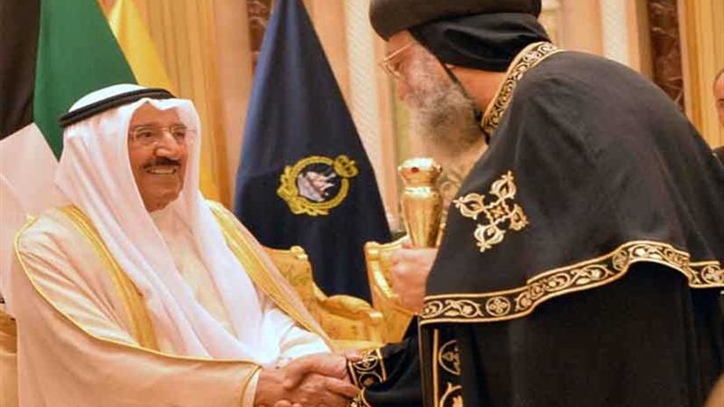 أمير الكويت يتلقى