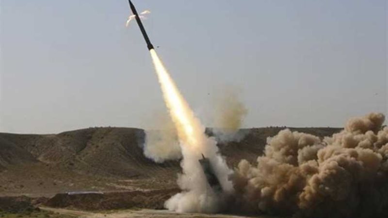 إطلاق قذيفة صاروخية