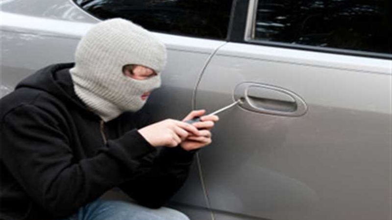 القبض على 3 عاطلين