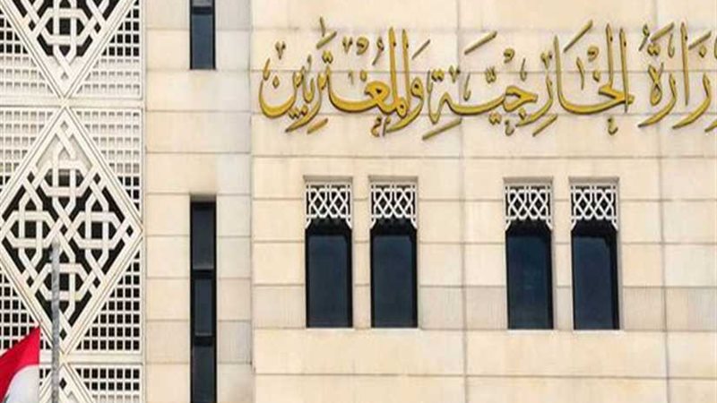 فتح معبر إنساني في