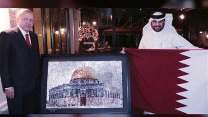 هندي يتهم القطري