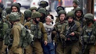 الصهاينة يجبرون مقدسيا على هدم منزله بنفسه!