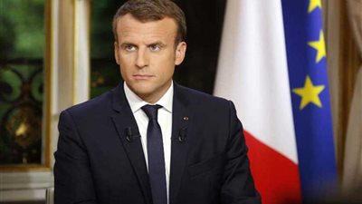 الرئيس ماكرون: 