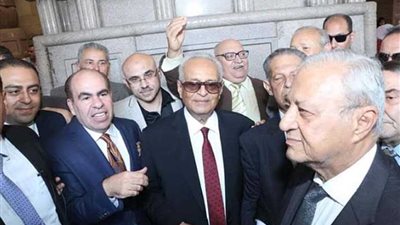 أبوشقة : حزب الوفد ولد قويا بفضل كفاح الزعماء الثلاثة