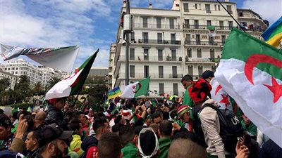 منتدى الحوار في الجزائر: القوى السياسية متمسكة بالمنتدى