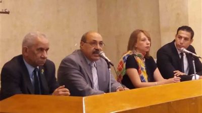 خبراء يقترحون تدريس 