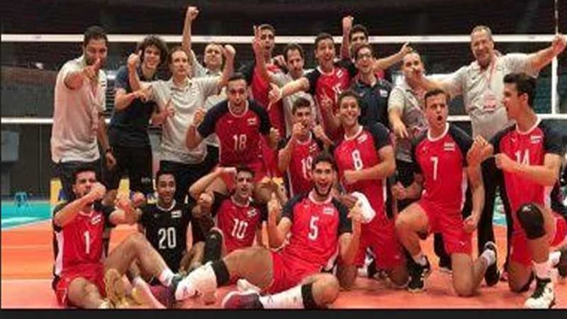 ناشئو الطائرة أمام