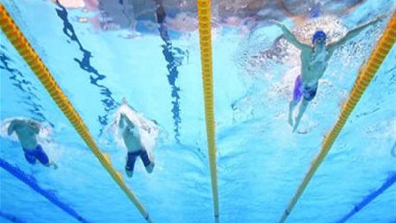 منتخب السباحة يضيف