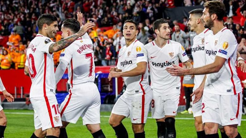 أشبيلية ينتزع فوزا