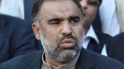 مسؤول باكستاني يطالب بريطانيا بحل مشكلة 