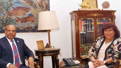 وزيرة الثقافة تلتقي سفير الإمارات لبحث تعزيز التبادل الثقافي والفني