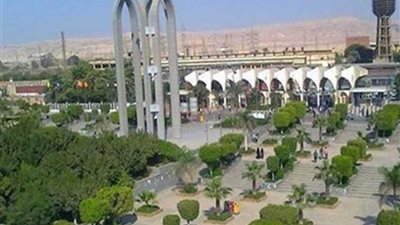 توافد الطلاب للالتحاق ببرنامج هندسة البرمجيات بحاسبات حلوان