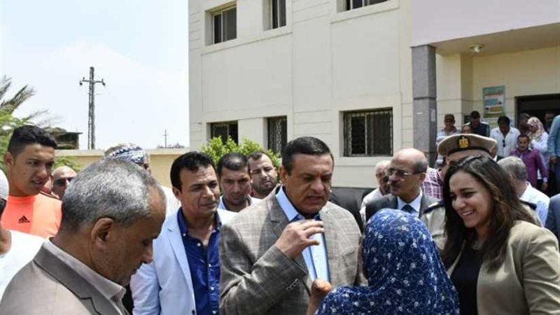 محافظ البحيرة يتفقد