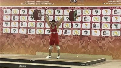 أبو كحلة يضيف ذهبيتي الكلين والمجموع لوزن ٨٩ كجم.. ويحطم كل أرقام إفريقيا