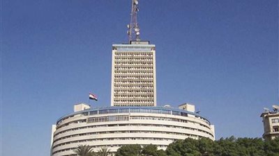 شاشات وإذاعات 