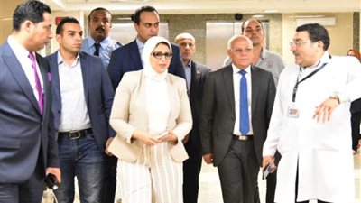 وزيرة الصحة تتفقد مستشفيي السلام بورسعيد ورمد بورسعيد وتطلع على بروتوكولات علاج المرضى
