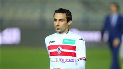 الخلافات المالية تفسد انتقال أيمن حفني للمقاصة