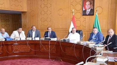 محافظ الإسماعيلية يكرم أبطال الغوص