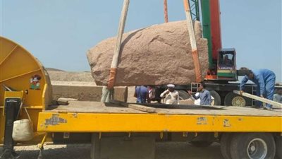 الآثار: وصول أجزاء مسلة رمسيس الثاني للقاهرة بعد نقلها من الشرقية لوضعها بميدان التحرير