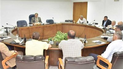 محافظة أسيوط تواصل اجتماعاتها لتنفيذ قانون التصالح في مخالفات البناء وتناشد المخالفين بتقنين الأوضاع