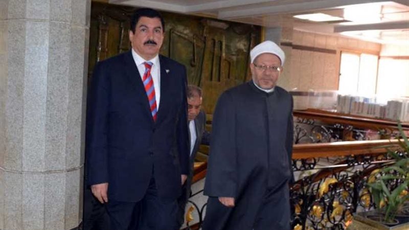 احتفالا بالعيد بالقومي