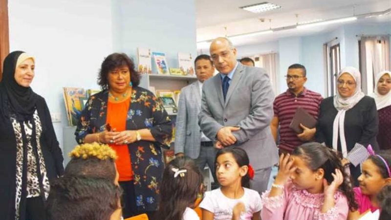 وزيرة الثقافة في