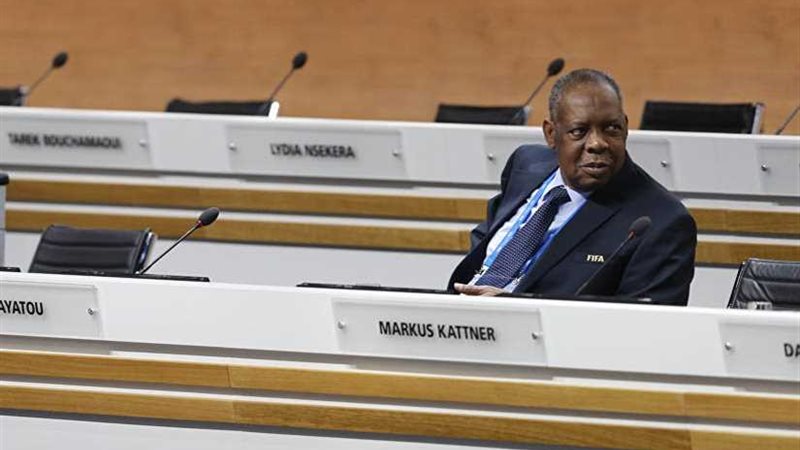 الكاف يلاحق حياتو