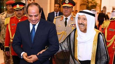 الرئيس السيسي يصل الكويت لعقد قمة مباحثات مع أمير البلاد