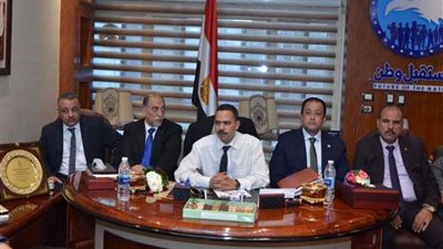 بالصور.. وفد 