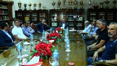 الخطيب ولجنة التخطيط يجتمعون بفايلر قبل مؤتمر الإعلان عنه مدربًا