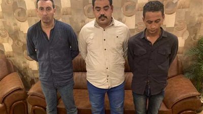 بالصور.. عصابة الشرطة المزيفة في قبضة مباحث القاهرة