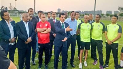 وزير الرياضة يدعم المنتخب الأوليمبي قبل معسكر مواجهتي السعودية