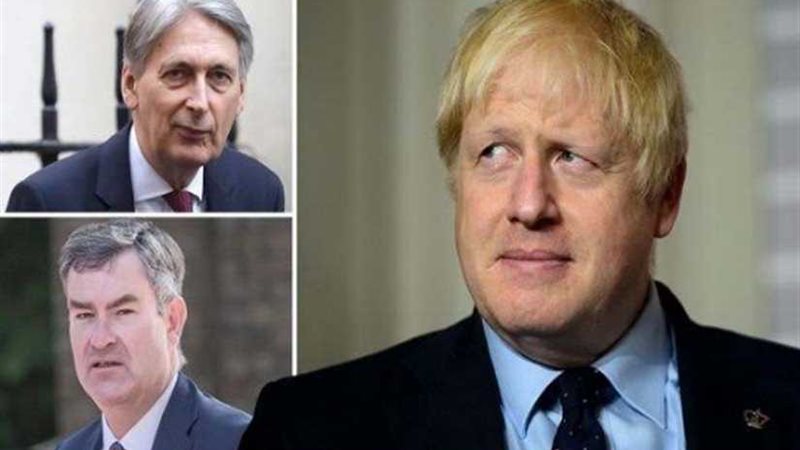 جونسون يهدد بطرد