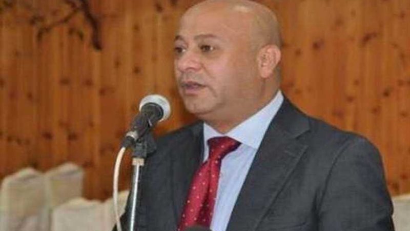 أبو هولي: اجتماع