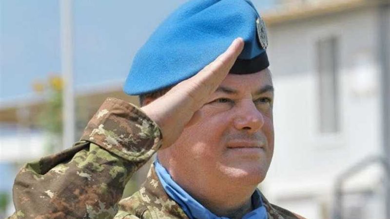 قائد يونيفيل يطالب