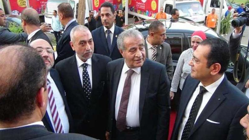 وزير التموين يفتتح