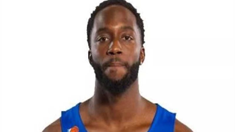 أليكس يونج يصل القاهرة